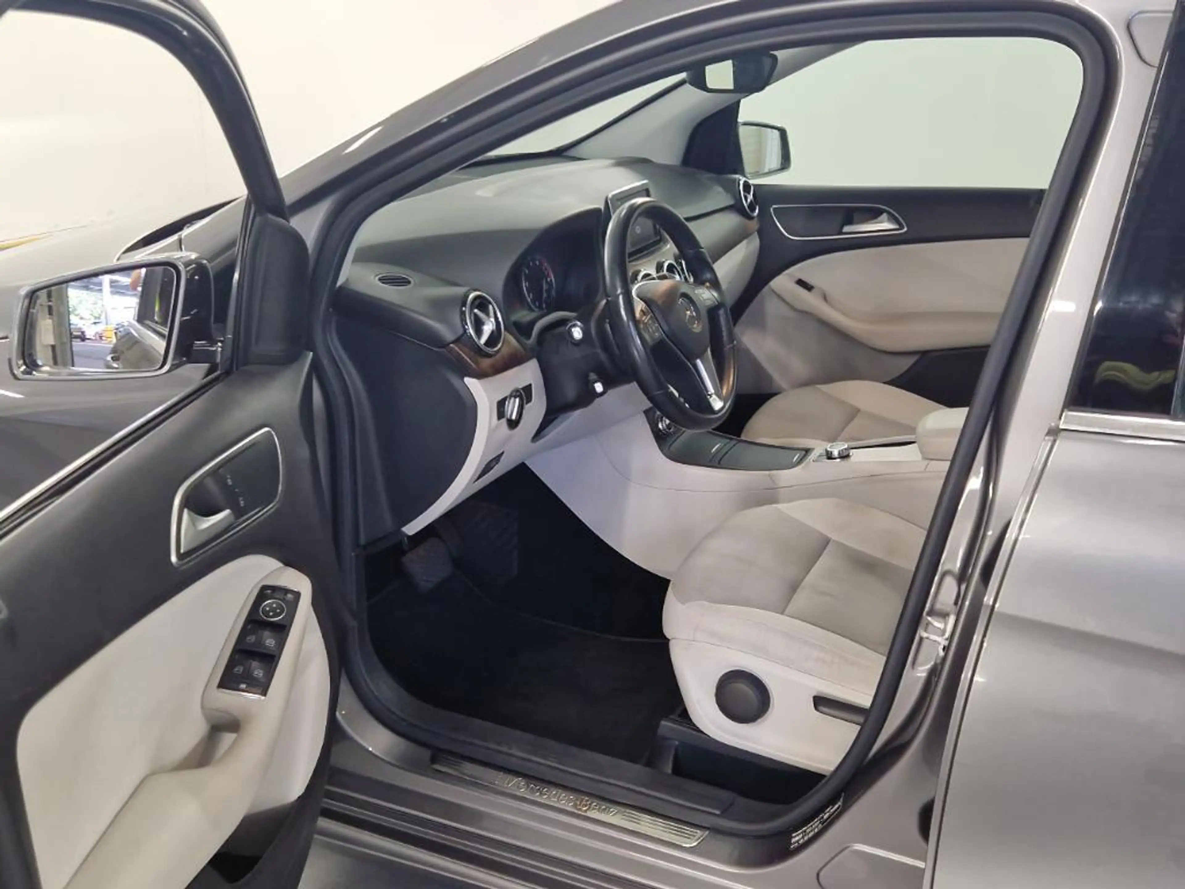 Mercedes-Benz B 180 Ambition — photo 7