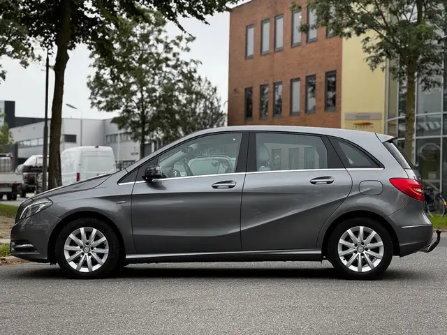 Mercedes-Benz B-Class view 2