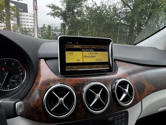 Mercedes-Benz B-Class view 27
