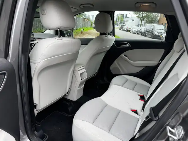 Mercedes-Benz B-Class view 23