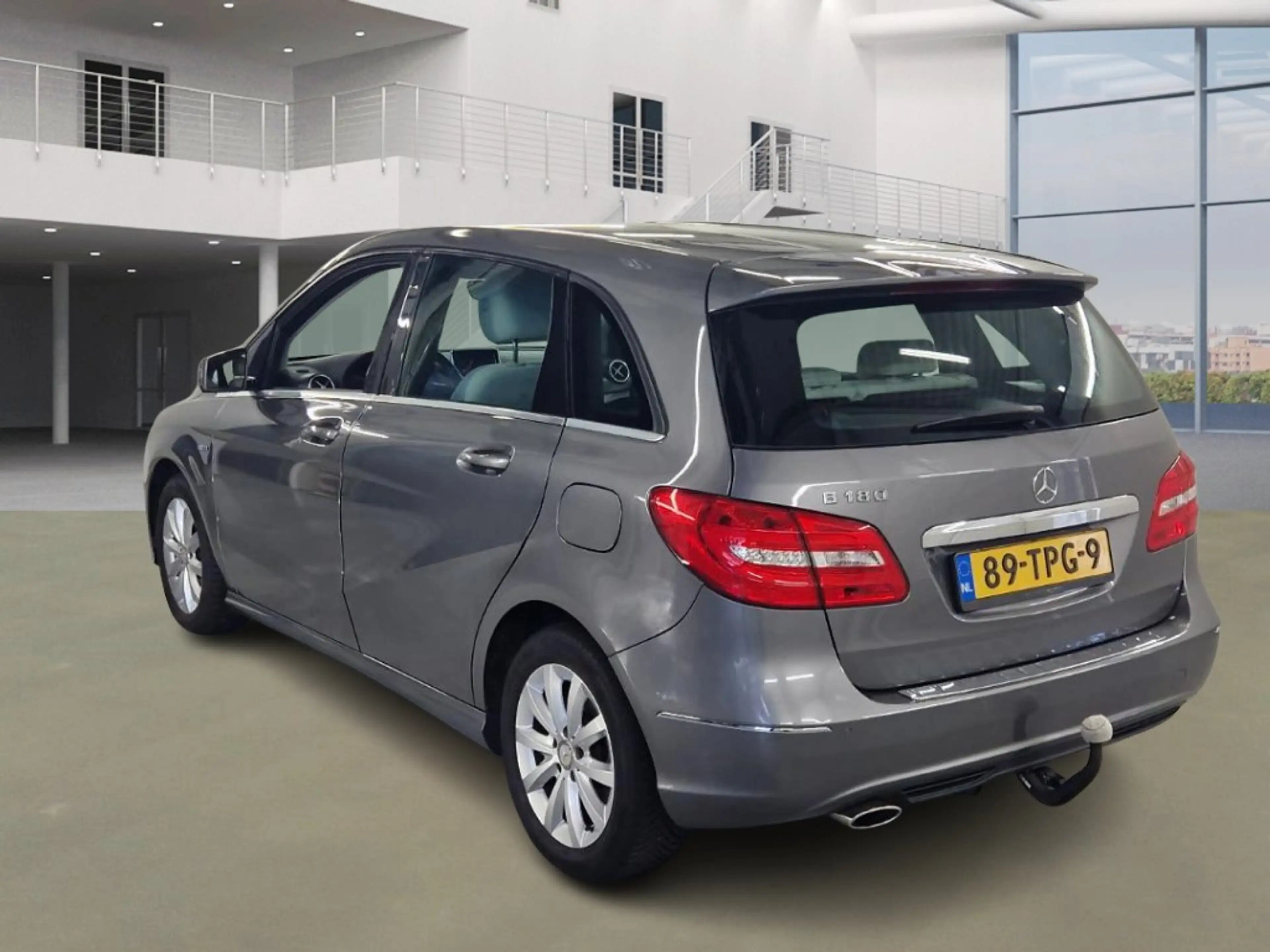 Mercedes-Benz B 180 Ambition — photo 4