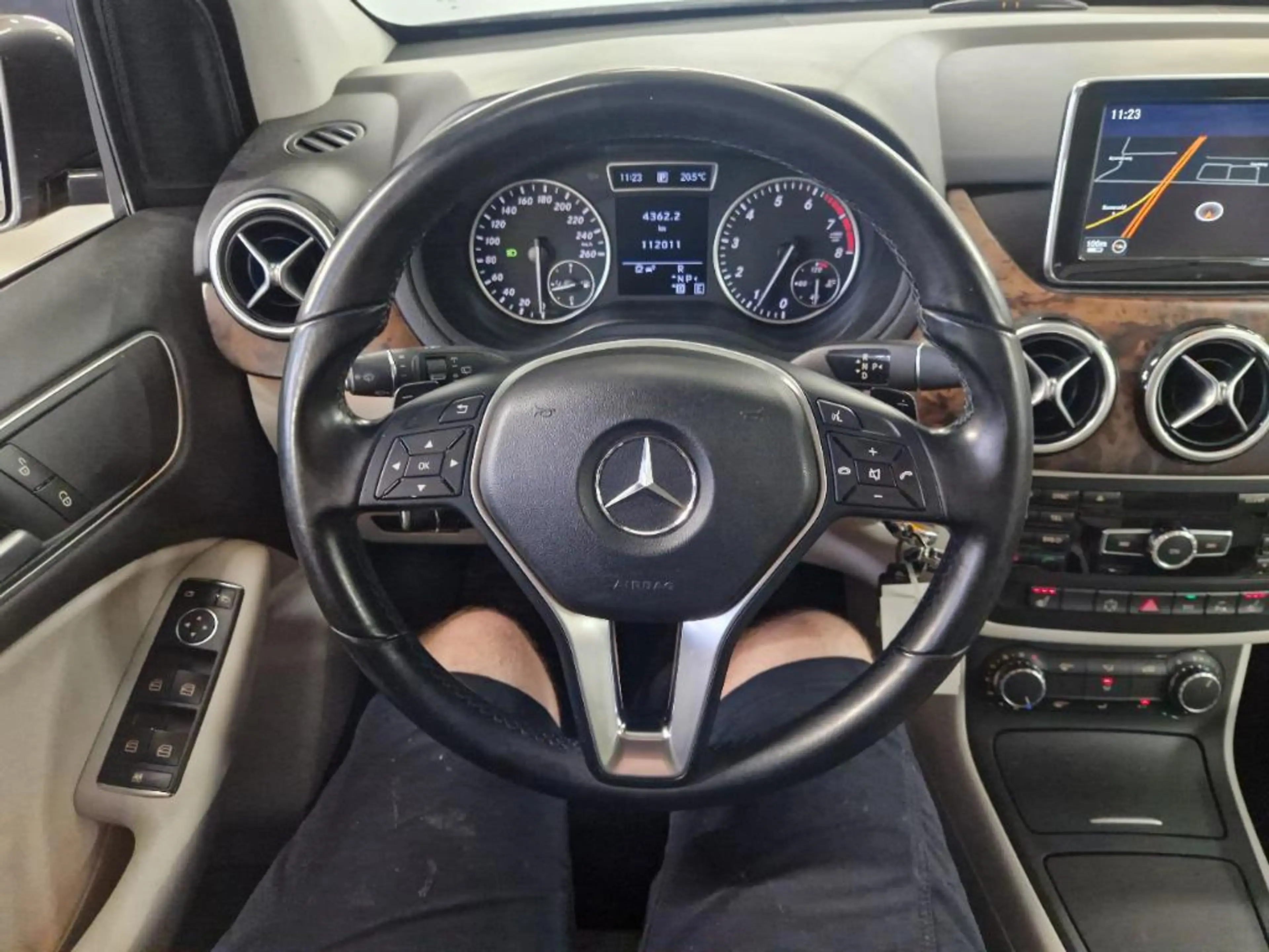 Mercedes-Benz B 180 Ambition — photo 17