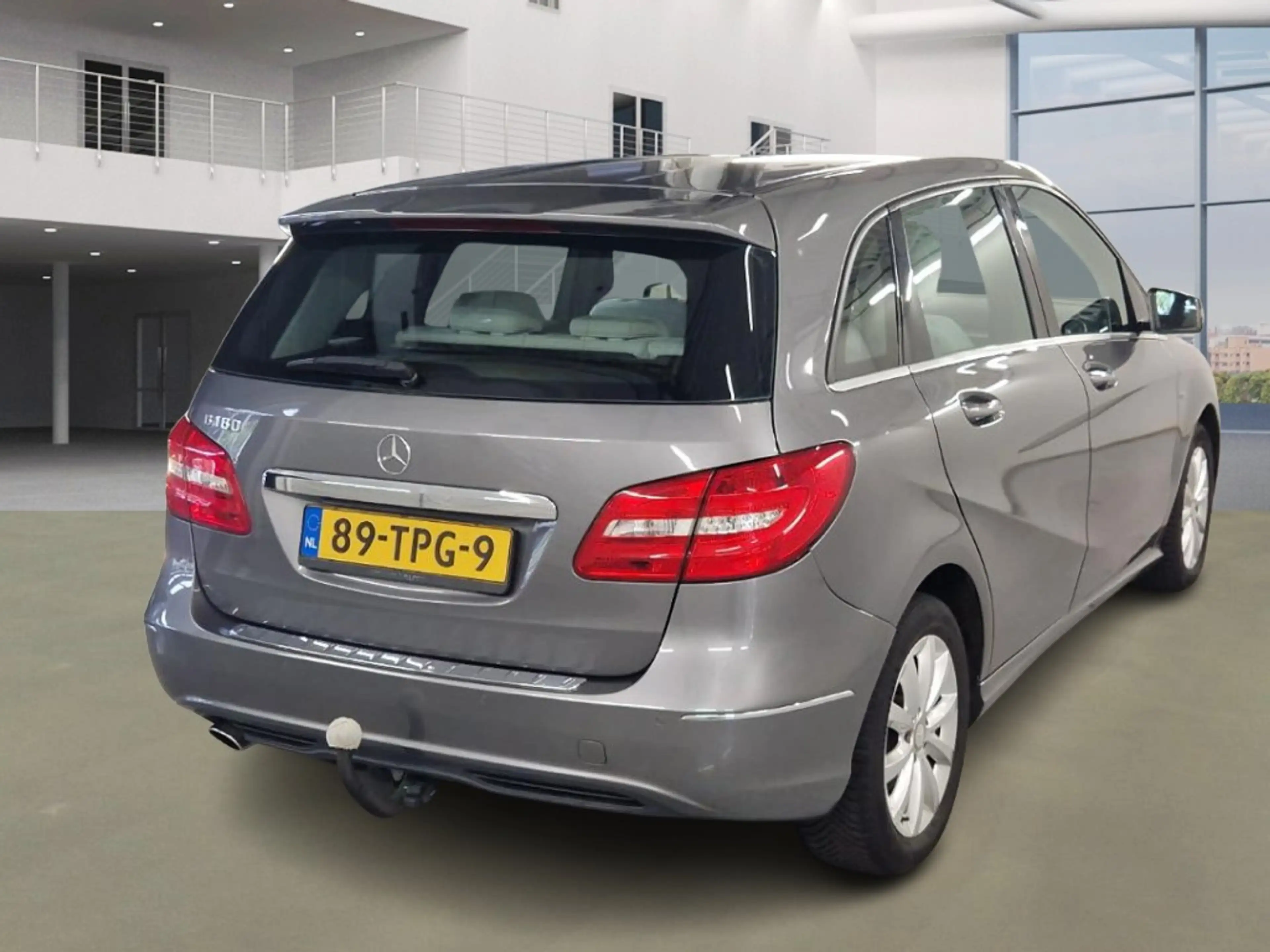 Mercedes-Benz B 180 Ambition — photo 3