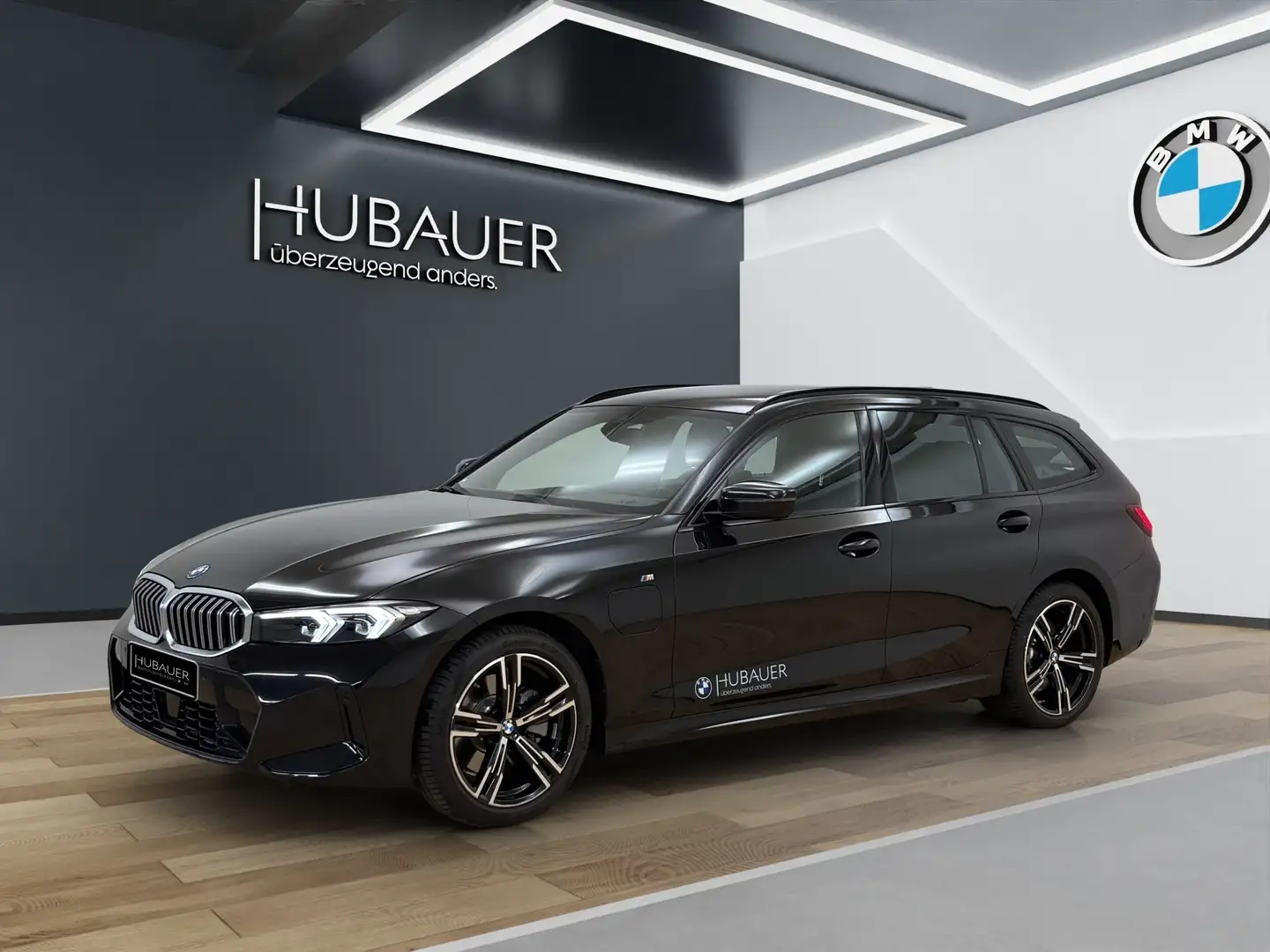 BMW 330 e Touring [M Sport, AHK, ACC, RFK, 18" LMR] Schwarz - 1