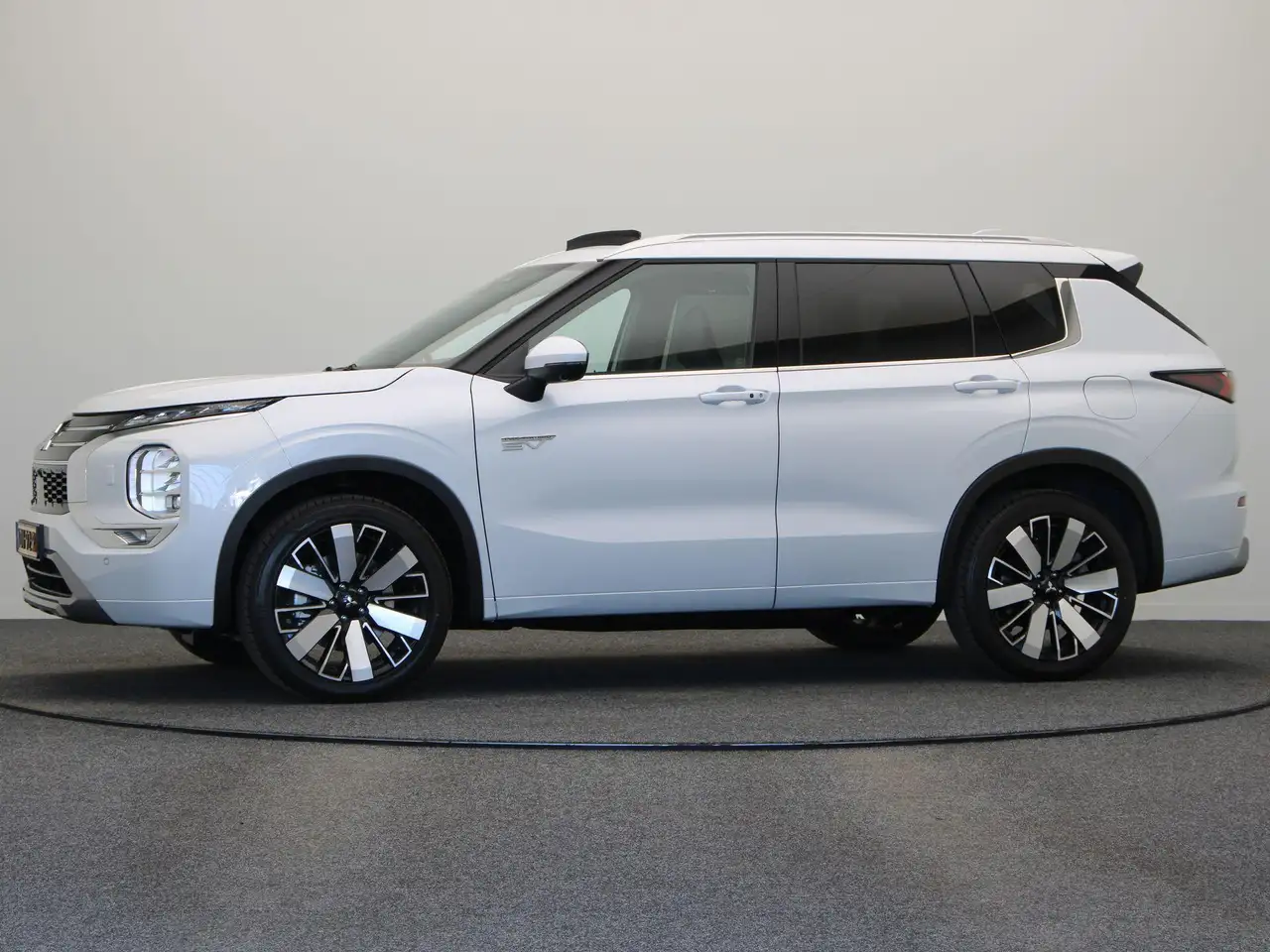 Mitsubishi Outlander 2026 — фото 12