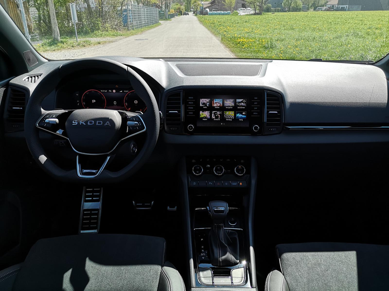 Skoda Karoq Sportline 2.0TDI DSG 4x4 AHK Matrix Pano Sound ... — photo 6