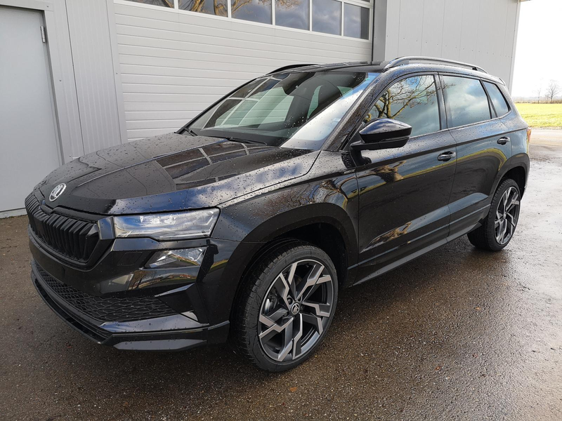 Skoda Karoq Sportline 2.0TDI DSG 4x4 AHK Matrix Pano Sound ...