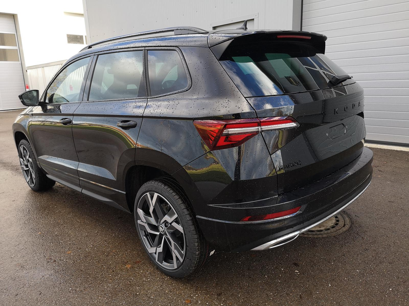 Skoda Karoq Sportline 2.0TDI DSG 4x4 AHK Matrix Pano Sound ... — photo 2