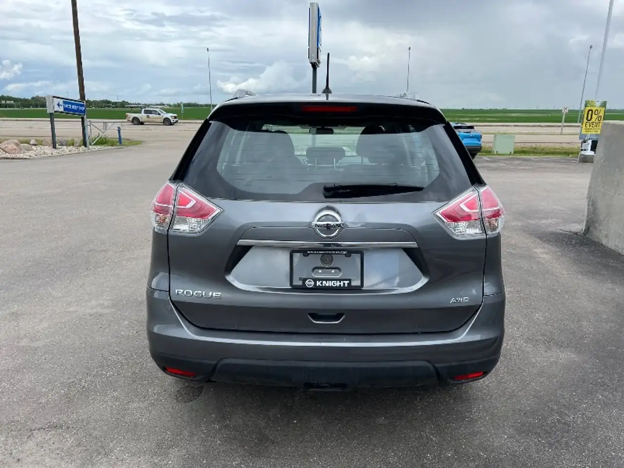 Nissan Rogue снимка Nissan Rogue