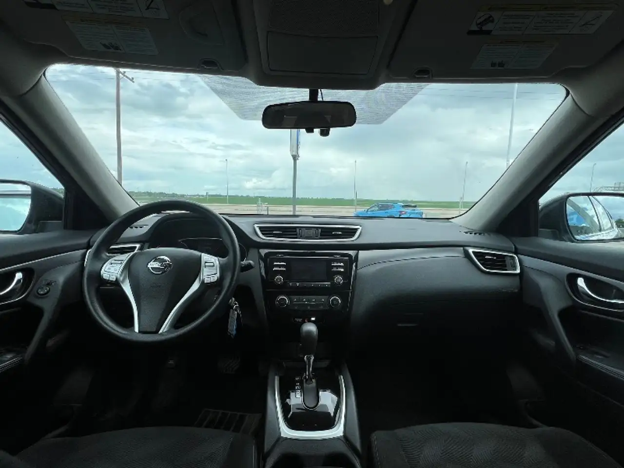 Nissan Rogue снимка Nissan Rogue