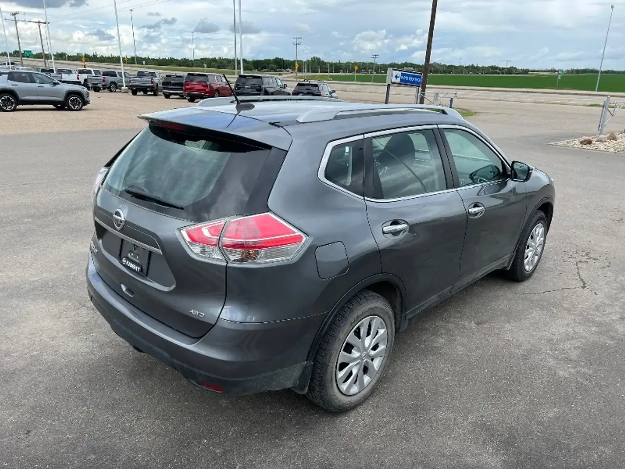 Nissan Rogue снимка Nissan Rogue