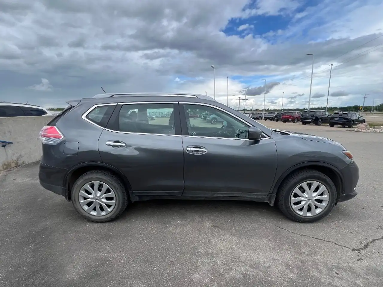 Nissan Rogue снимка Nissan Rogue