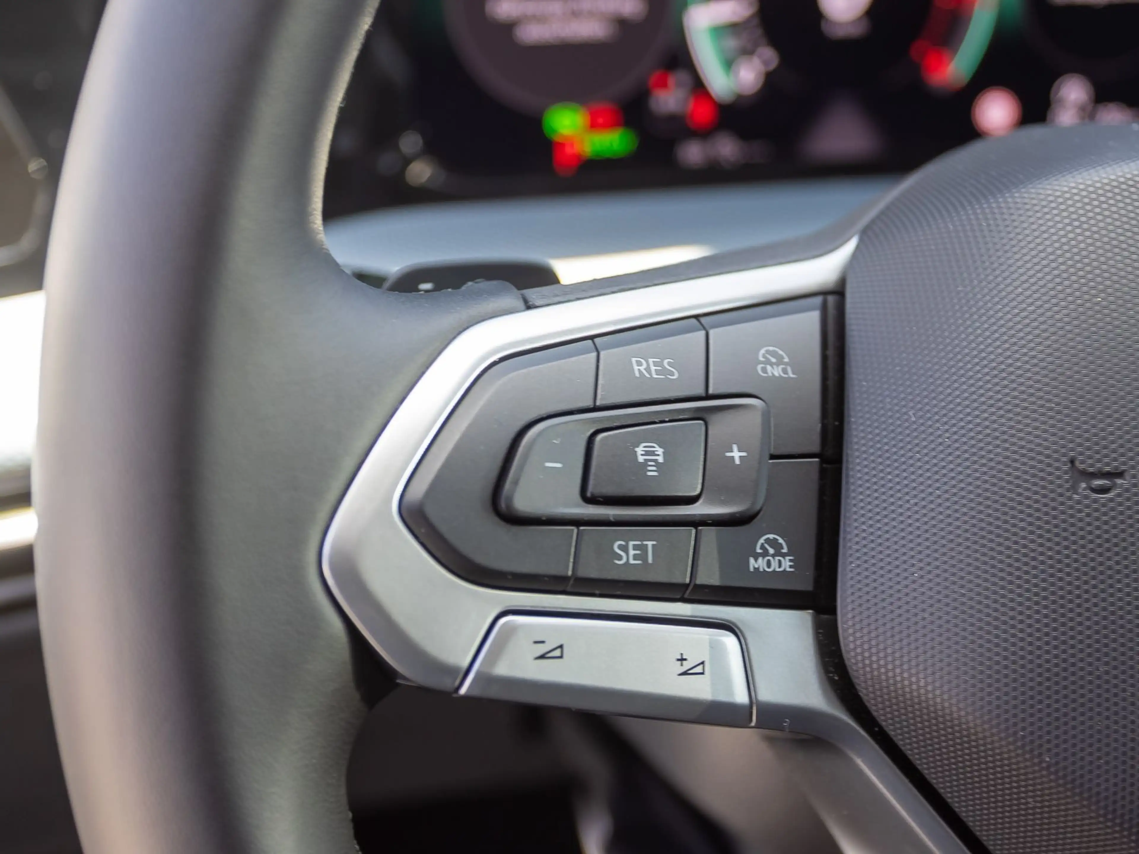 Volkswagen Golf VIII Goal 1.5 eTSI DSG Navi LED ACC EPH AHK — photo 16
