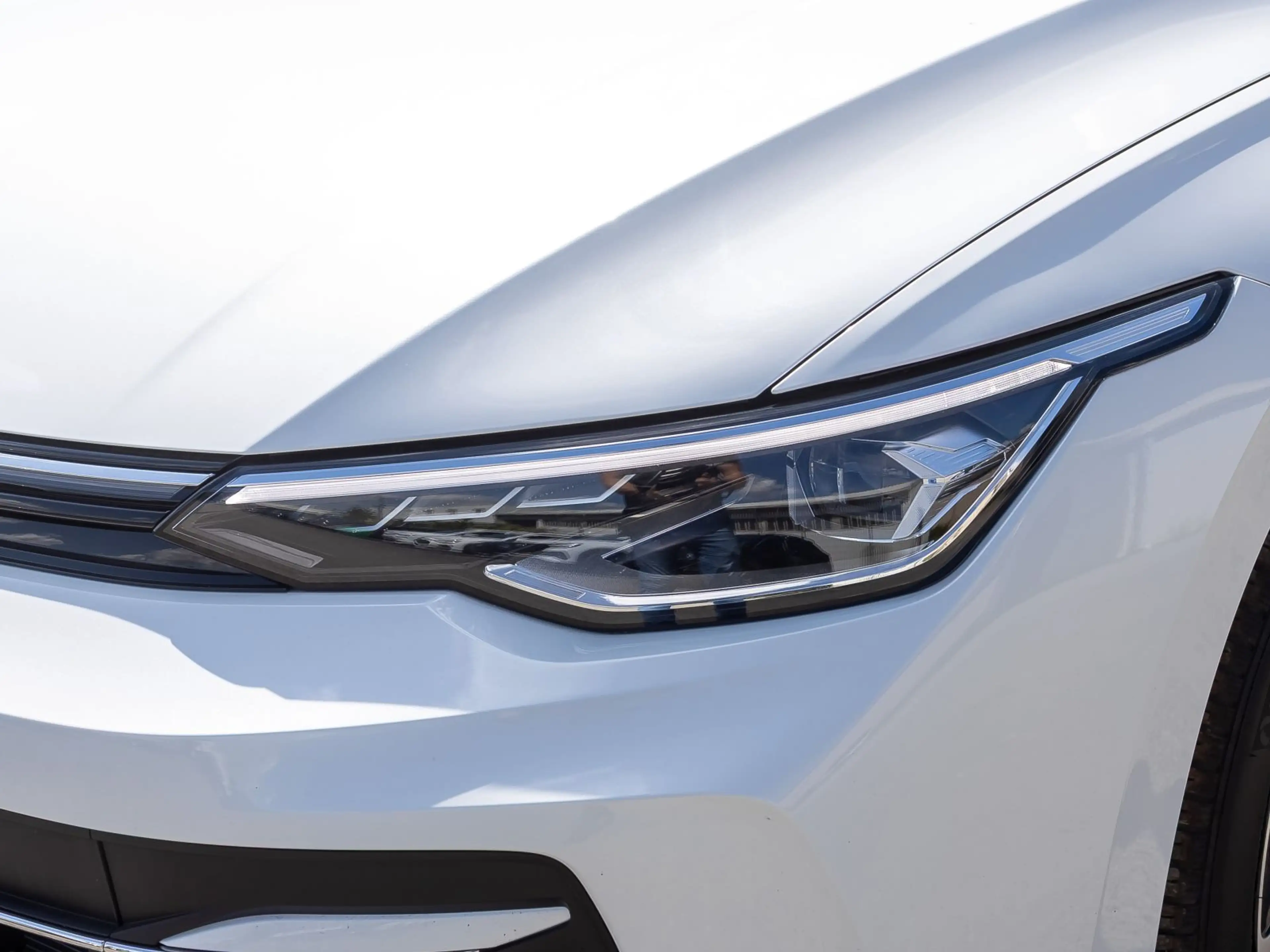 Volkswagen Golf VIII Goal 1.5 eTSI DSG Navi LED ACC EPH AHK — photo 11