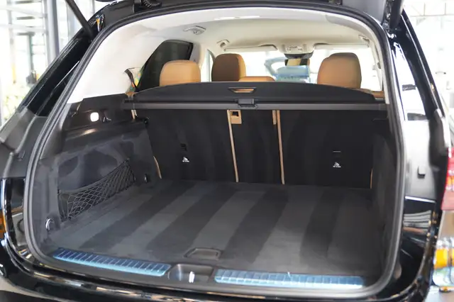 Mercedes-Benz Gle view 4