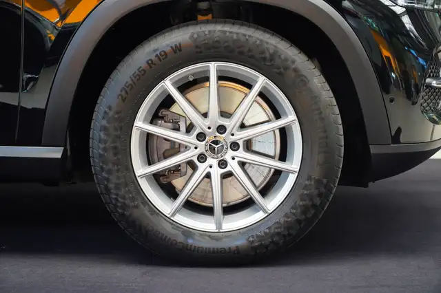 Mercedes-Benz Gle view 2