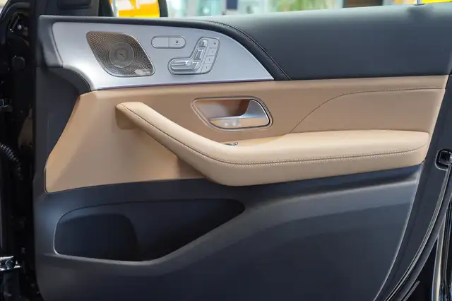 Mercedes-Benz Gle view 14