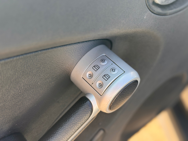 Mercedes-Benz SLK 200 K — photo 13