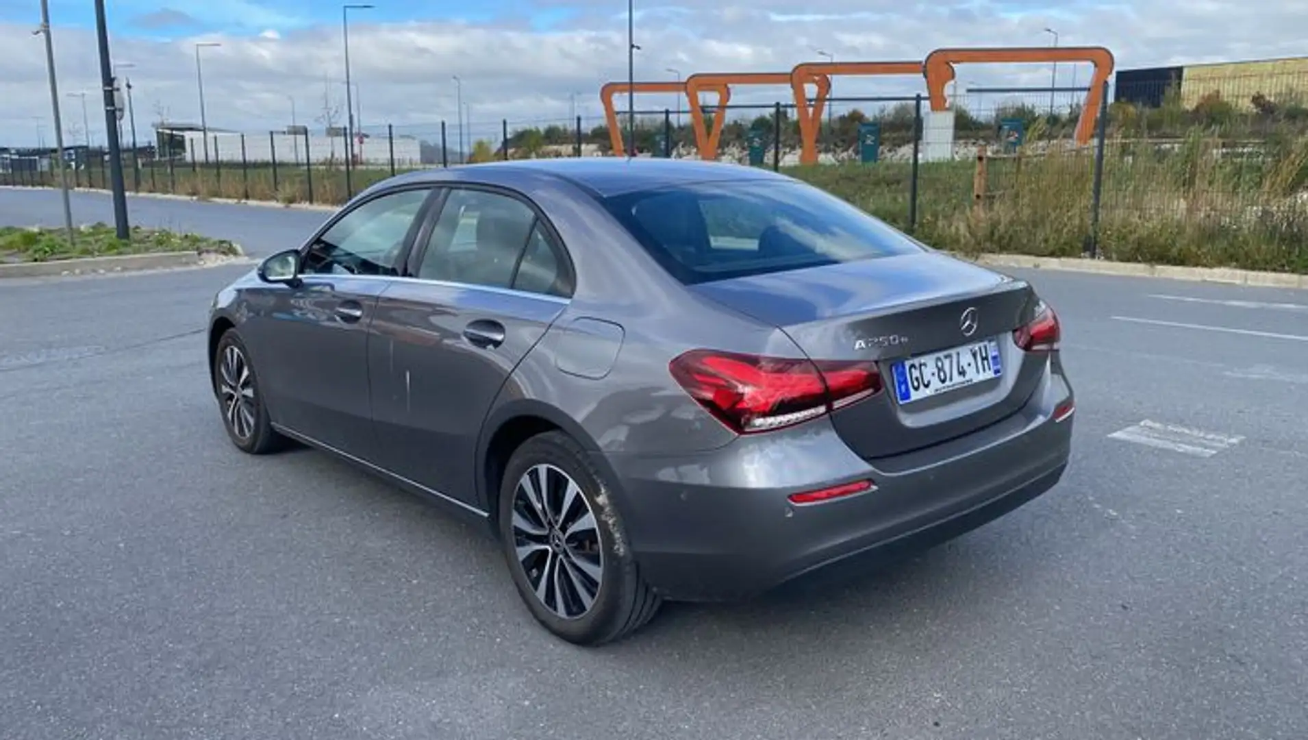 Mercedes-Benz A 250 Classe A 250 e 8G-DCT Business Line Gris - 2