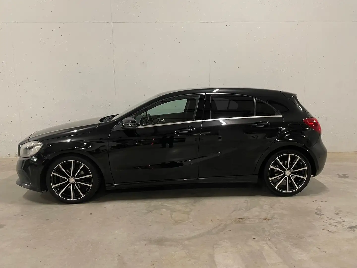 Mercedes-Benz A 180 3 x d Aut. BTW 21% Noir - 1
