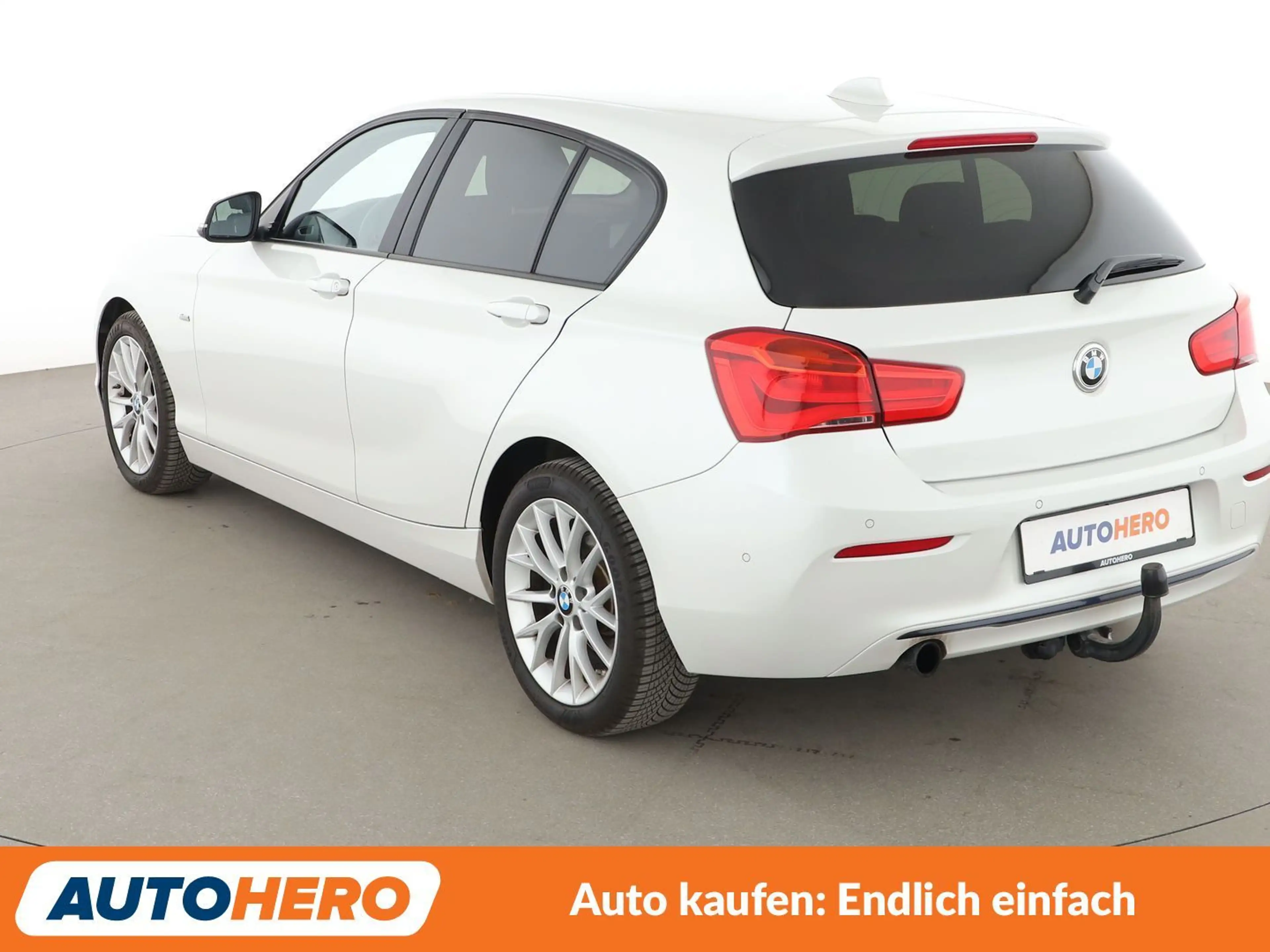BMW 118 118i Sport Line Aut.*NAVI*LED*TEMPO*PDC*SHZ* — photo 4