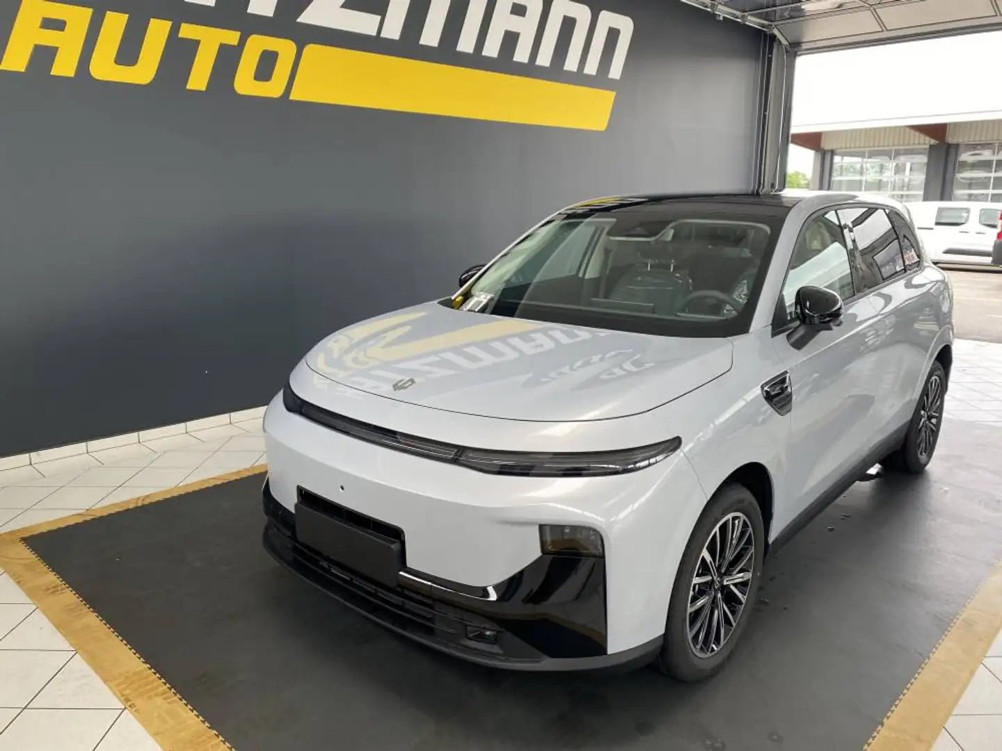 Leapmotor B10 HYBRID EV³ Design 218PS Silber - 2