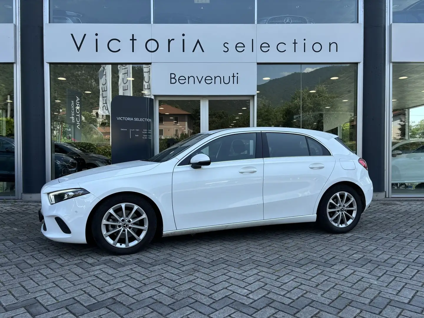 Mercedes-Benz A 180 A 180 D SPORT 116 CV C.AUTOMATICO NAVI RETROCAMER Blanc - 1