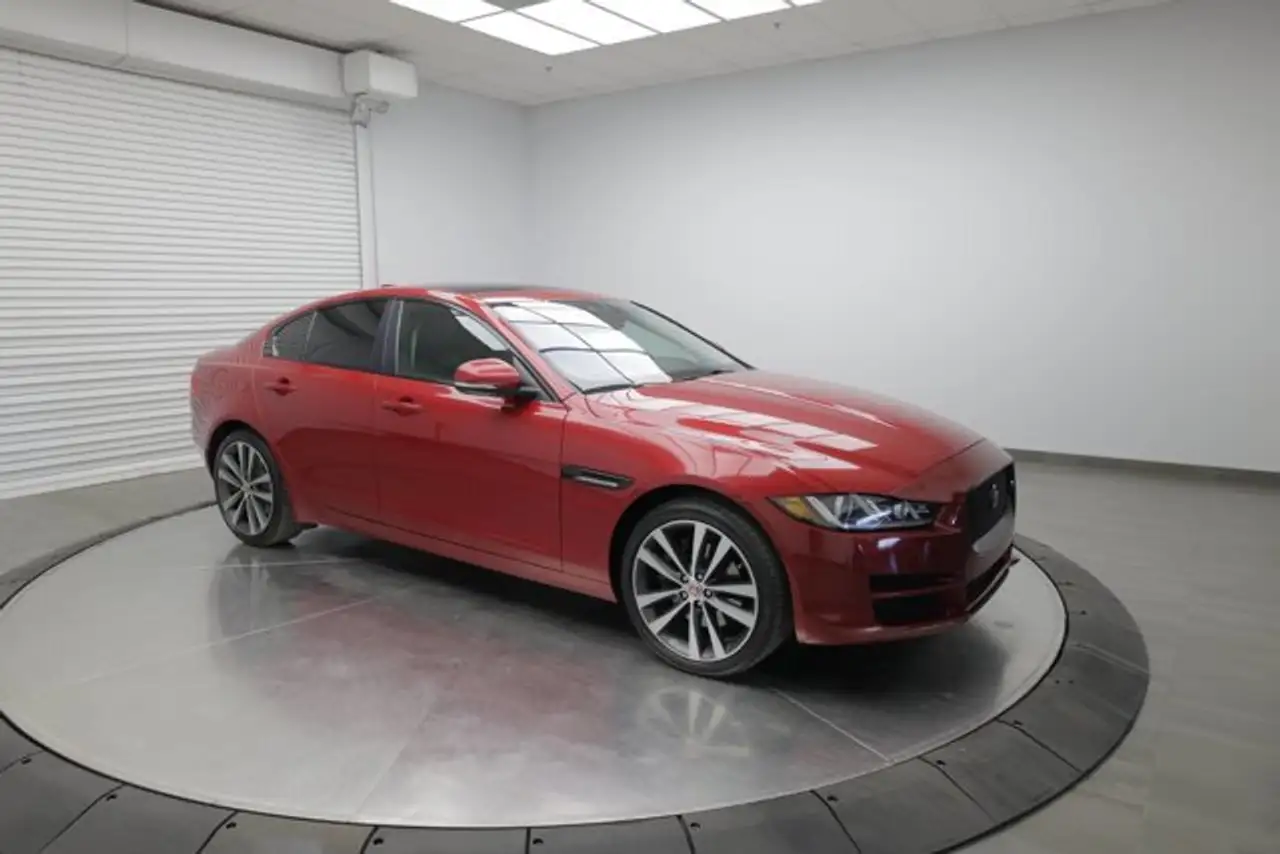 2018 Jaguar XE