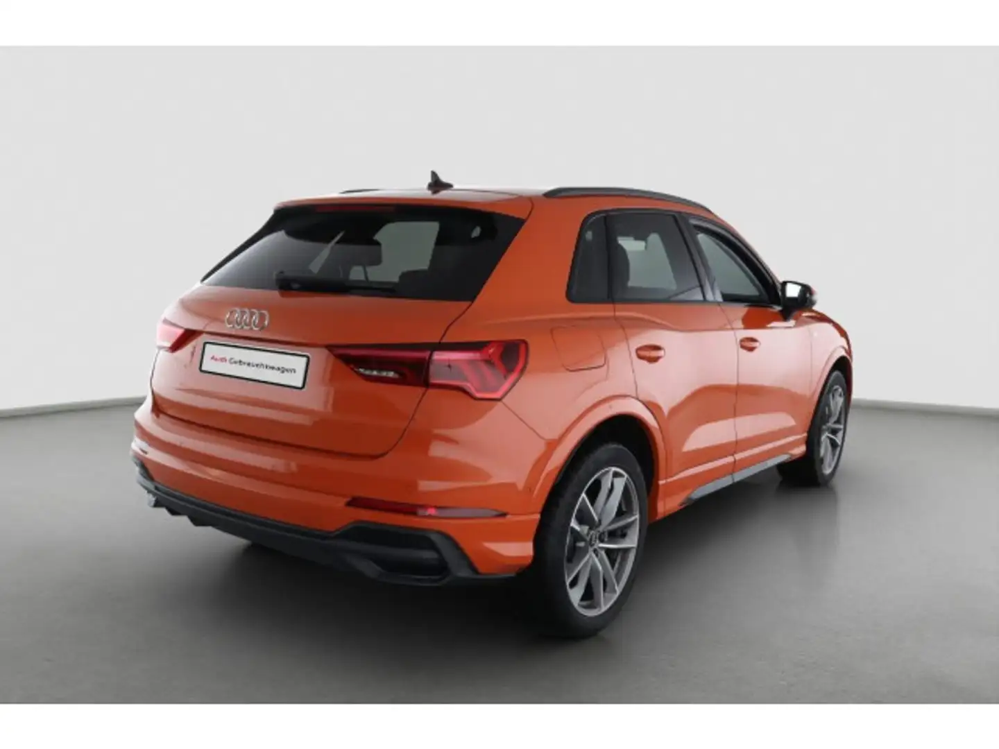 Audi Q3 S line 35 TFSI S tr AHK/Matrix/Nav/ACC/PBox/s Orange - 2