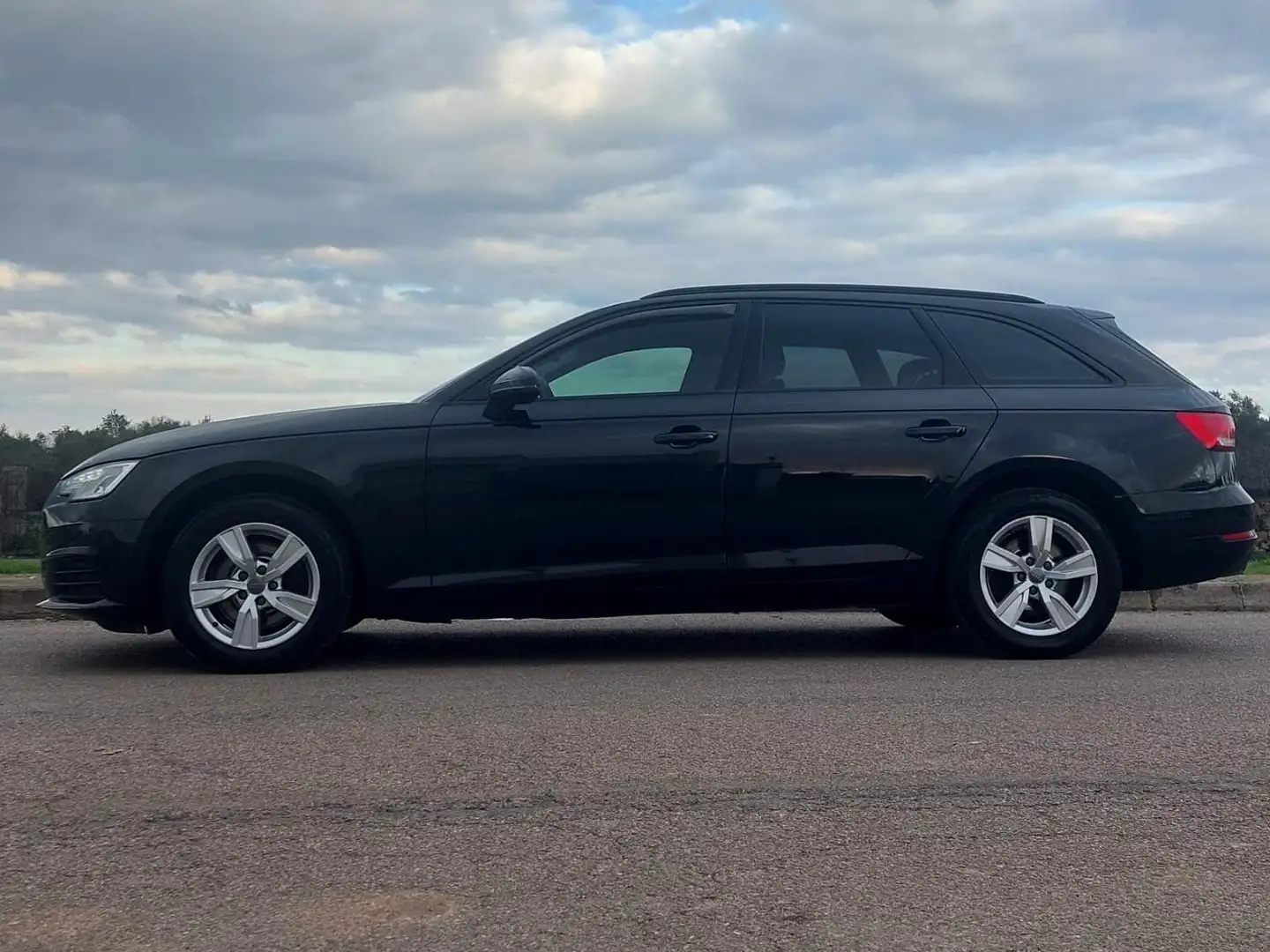Audi A4 Avant 2.0 TDI 150CV s-tronic Nero - 2