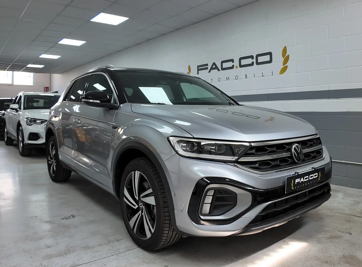 Volkswagen T-Roc T-Roc 2.0 tdi R-Line 150cv dsg Silber - 1