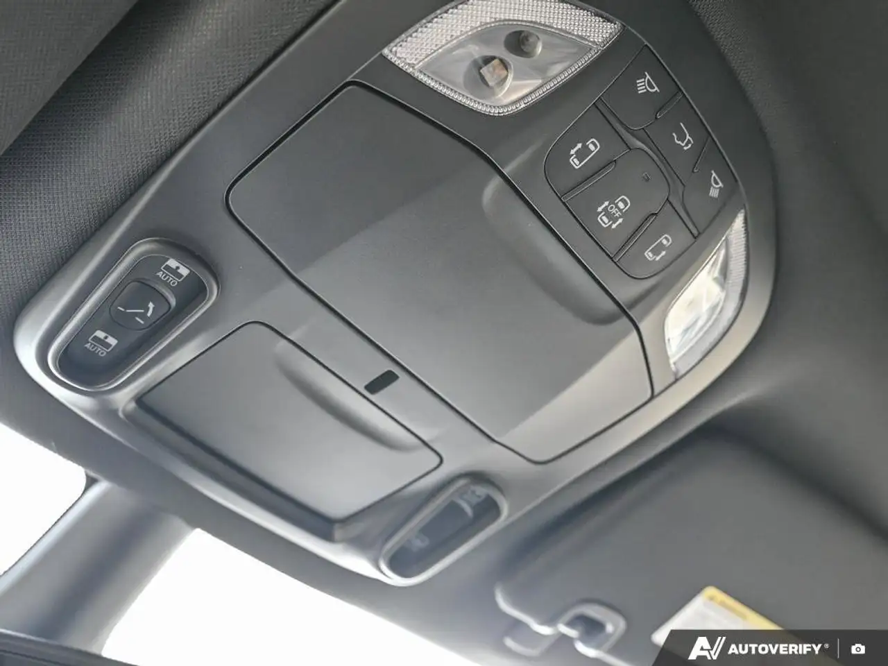Chrysler Pacifica снимка Chrysler Pacifica