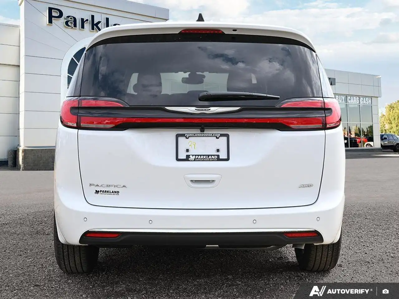 Chrysler Pacifica снимка Chrysler Pacifica