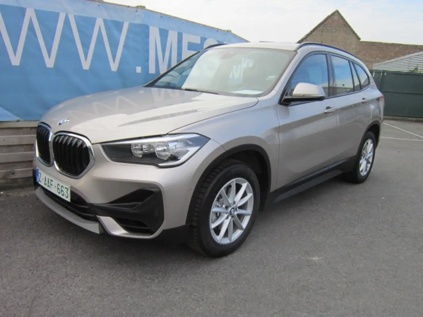 BMW X1 1.8iA Sdrive PROF NAVI + AFNEEMBARE TREKHAAK + PDC Argent - 2