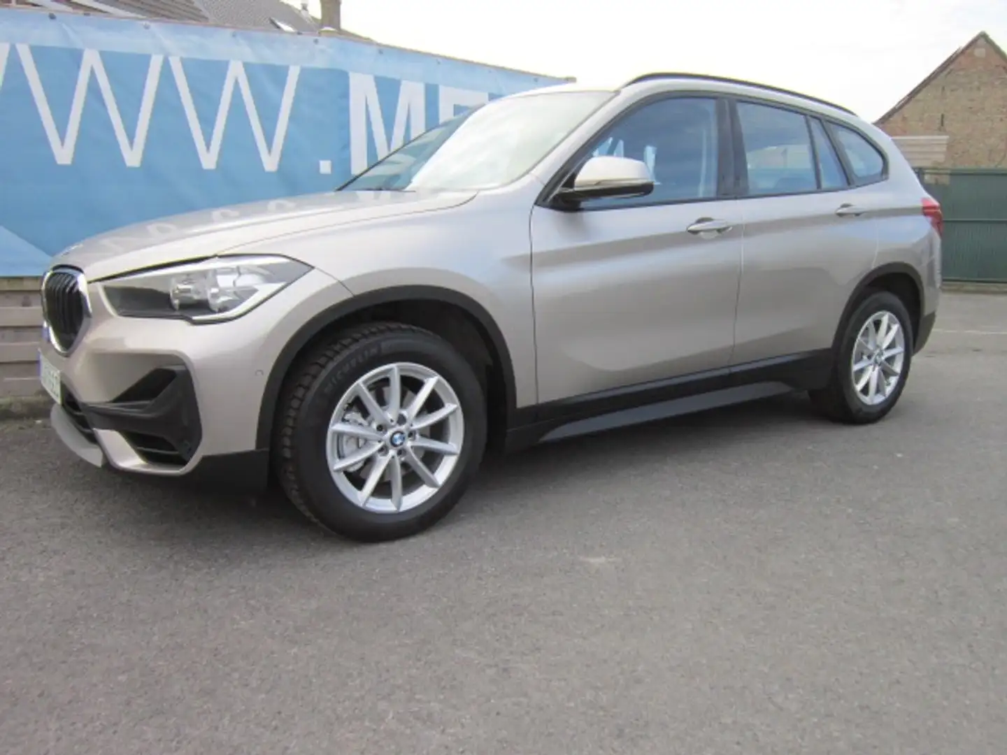 BMW X1 1.8iA Sdrive PROF NAVI + AFNEEMBARE TREKHAAK + PDC Argent - 1