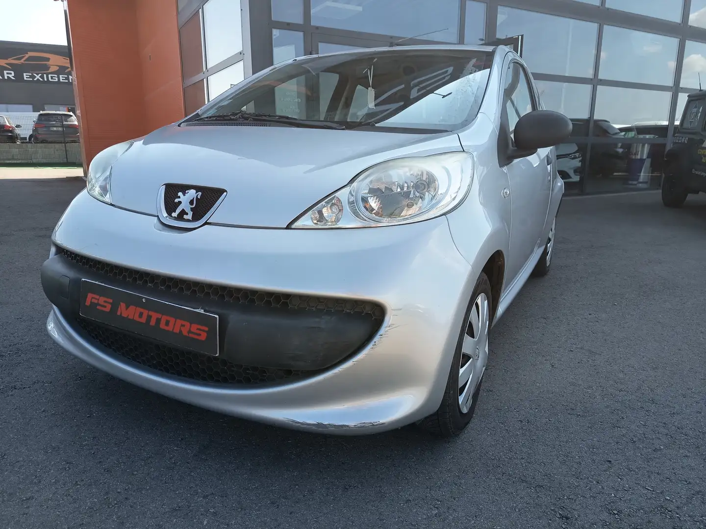 Peugeot 107 107 1.0e 12V 68ch Trendy Gris - 1