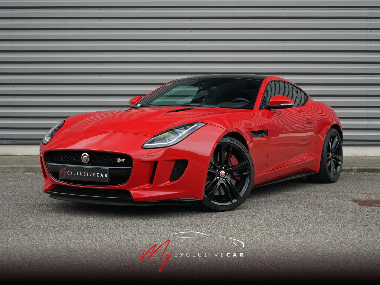 Jaguar F-Type V8 R 550 ch - Toit pano, Révision 43.655 kms Rouge - 1