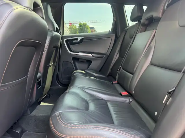 Volvo XC60 view 11