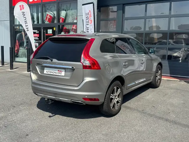 Volvo XC60 view 5