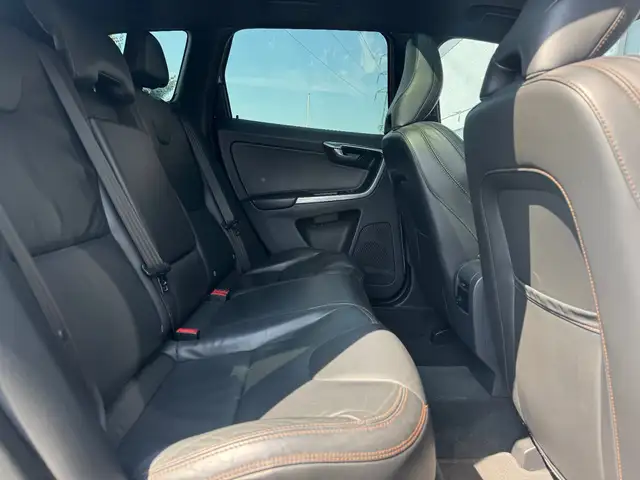 Volvo XC60 view 12