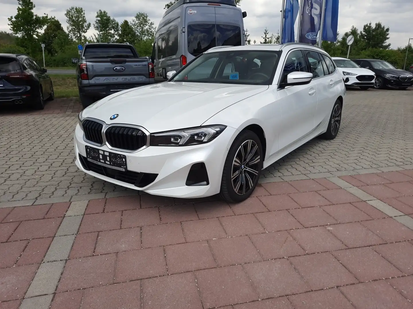 BMW 320 d Touring xDrive Pano Dach Kamera LED Navi Blanc - 2