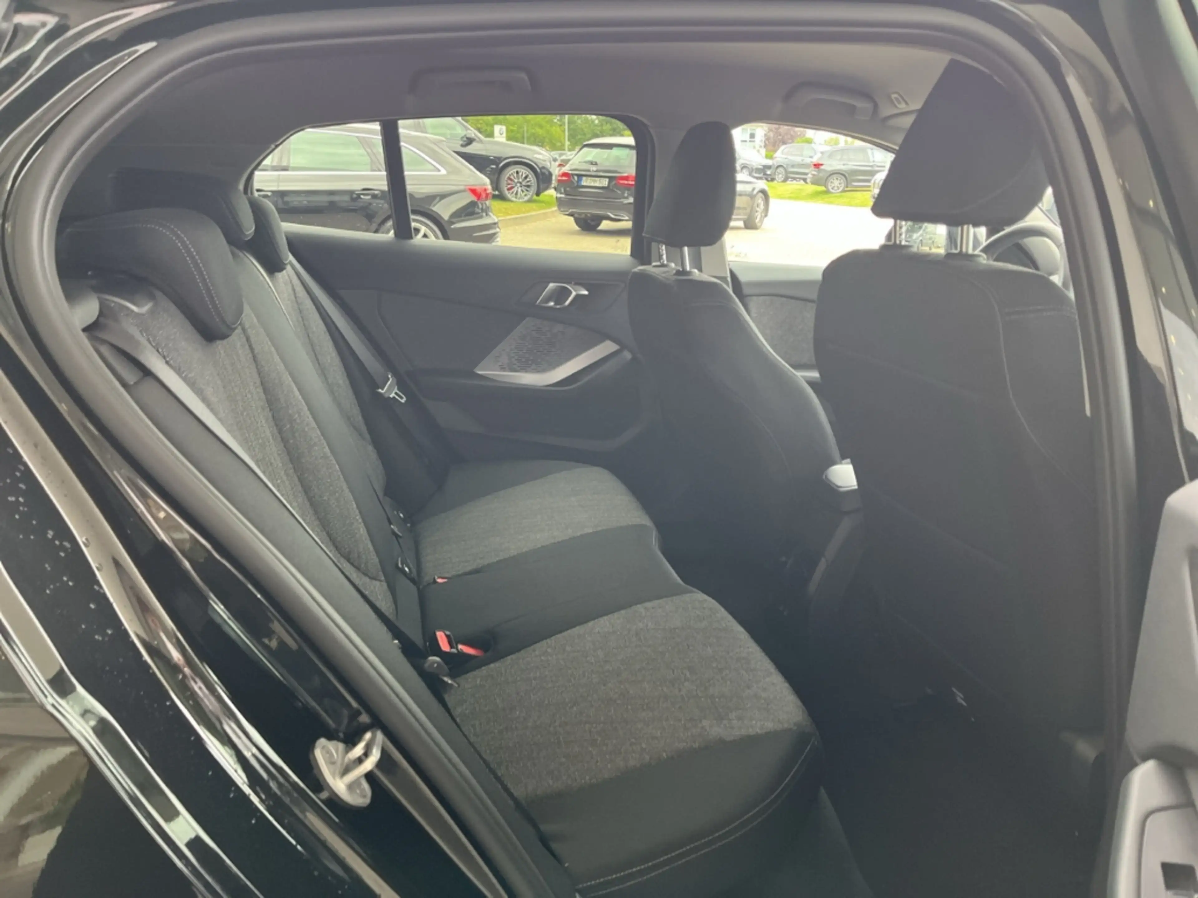 BMW 120 d Aut./Navigation/LED/Sitzheizung/RFK/DAB+ — photo 8