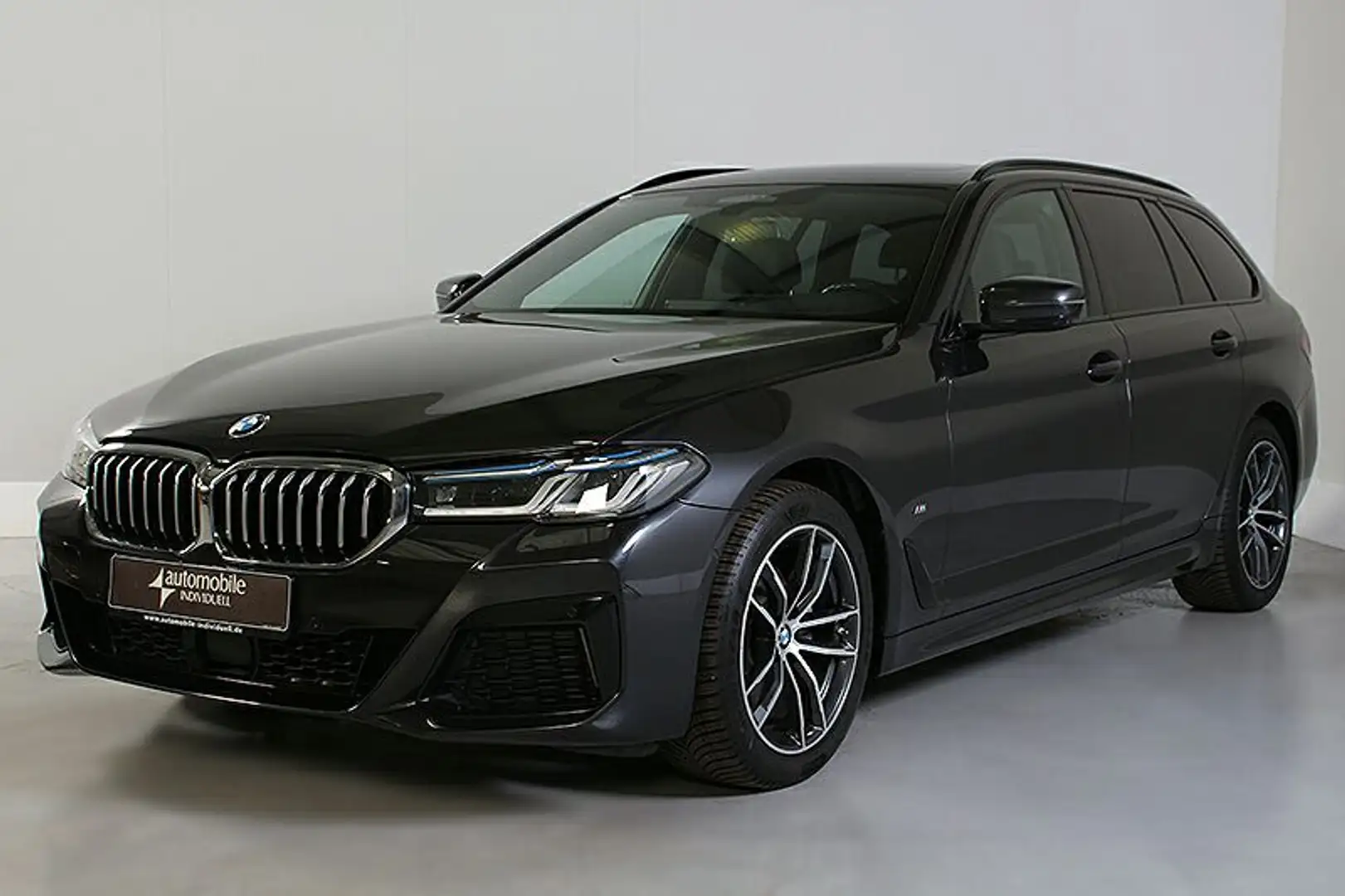 BMW 520 d xDr AT M Sportpaket Laser ACC DAB Hifi Park Grijs - 2