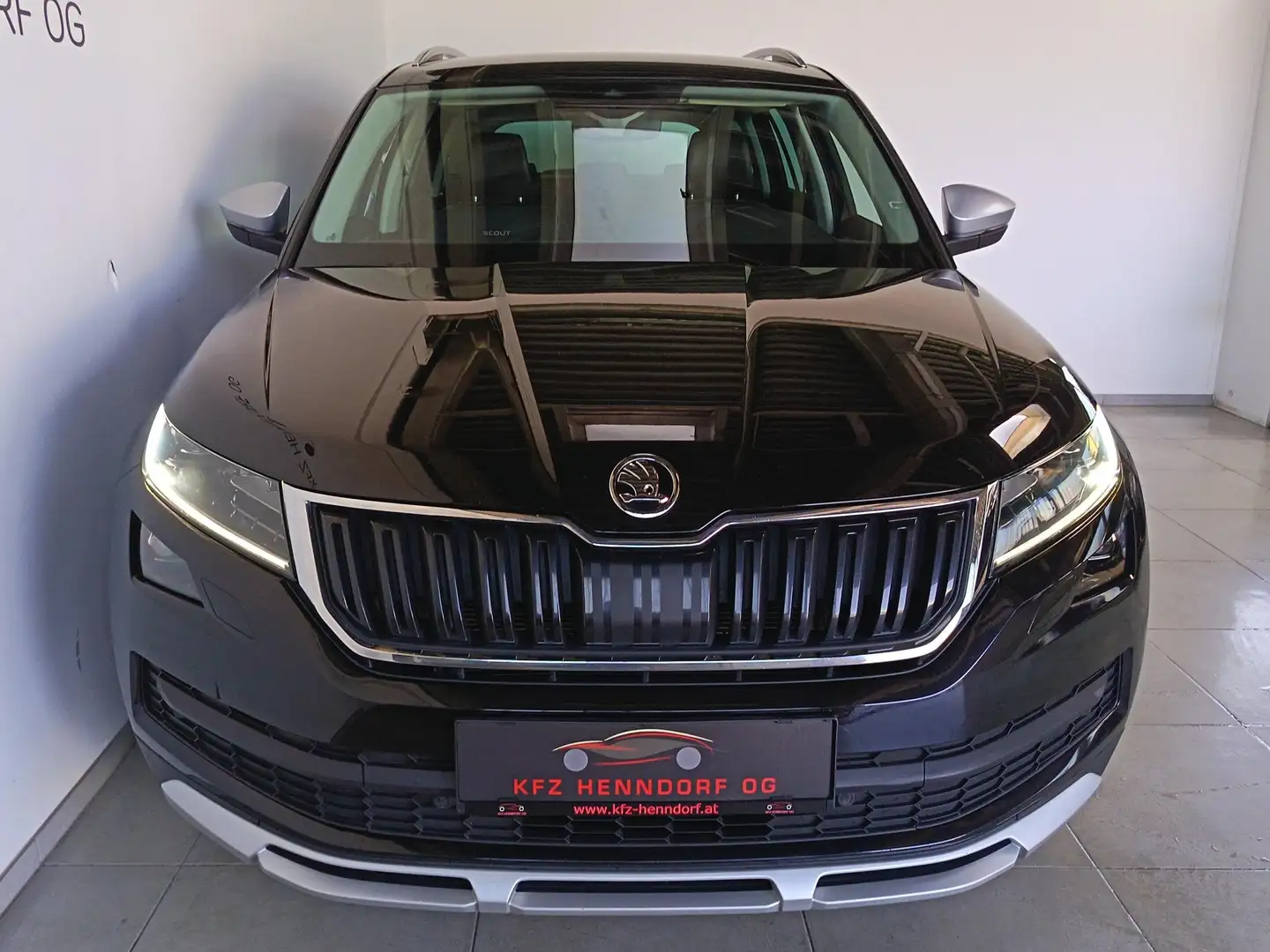 Skoda Kodiaq 2,0 TDI SCR 4x4 Scout DSG Schwarz - 2