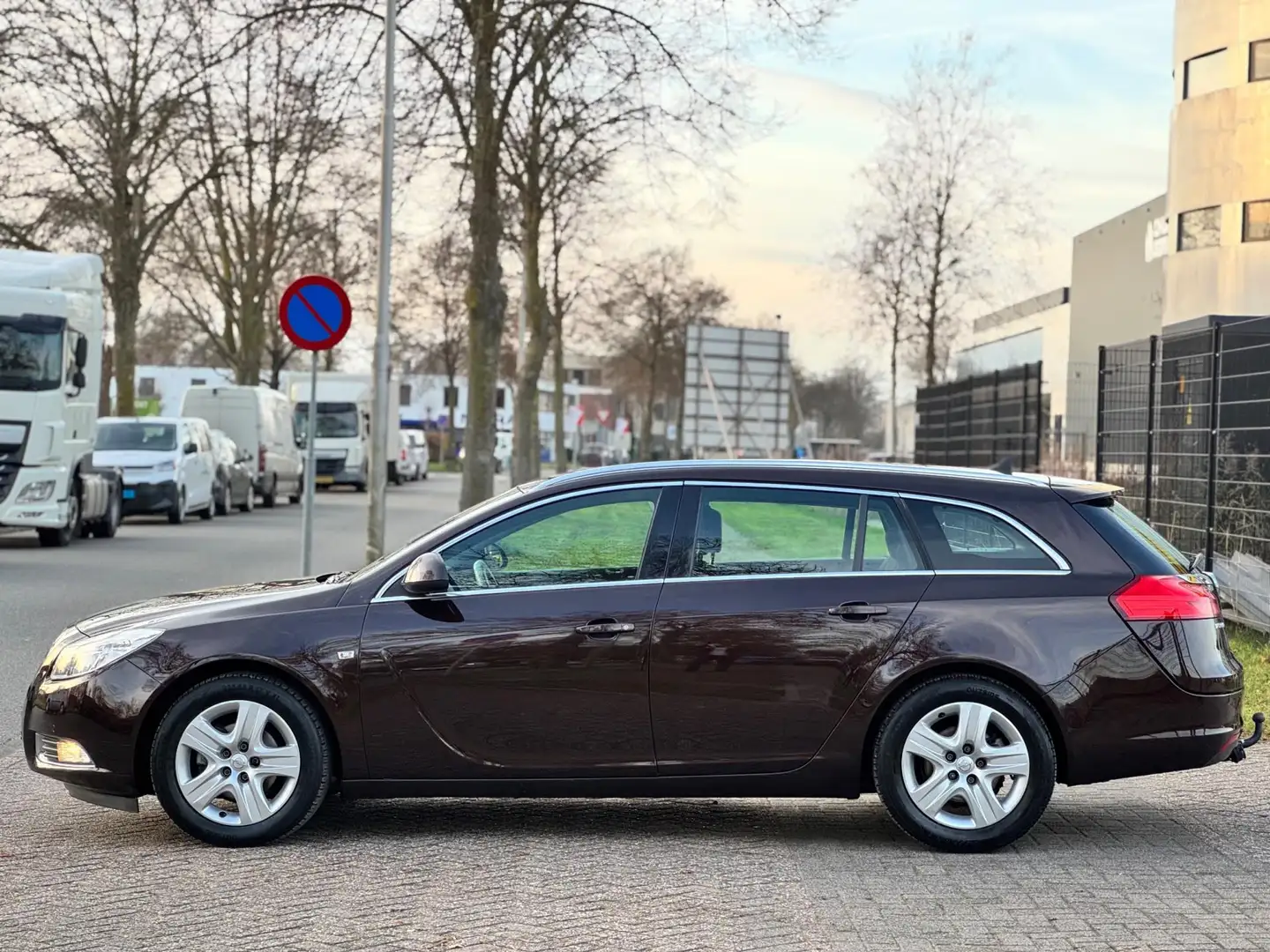 Opel Insignia Sports Tourer 1.4 Turbo EcoFLEX Cosmo Brun - 2