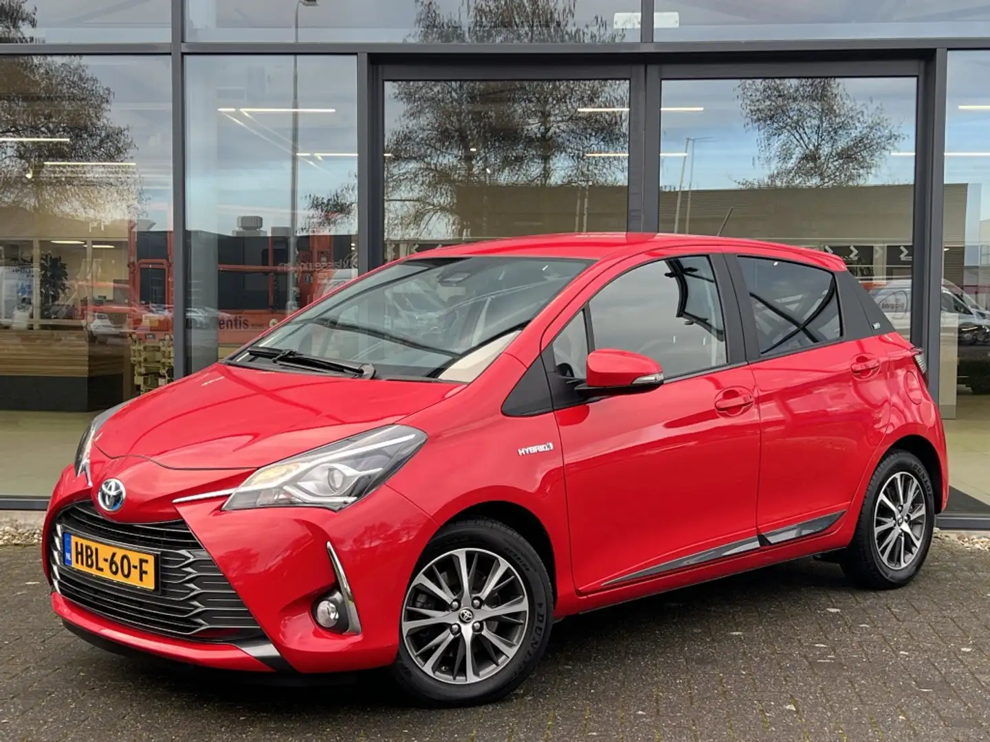 Toyota Yaris 1.5 Hyb. Y20 Rouge - 1