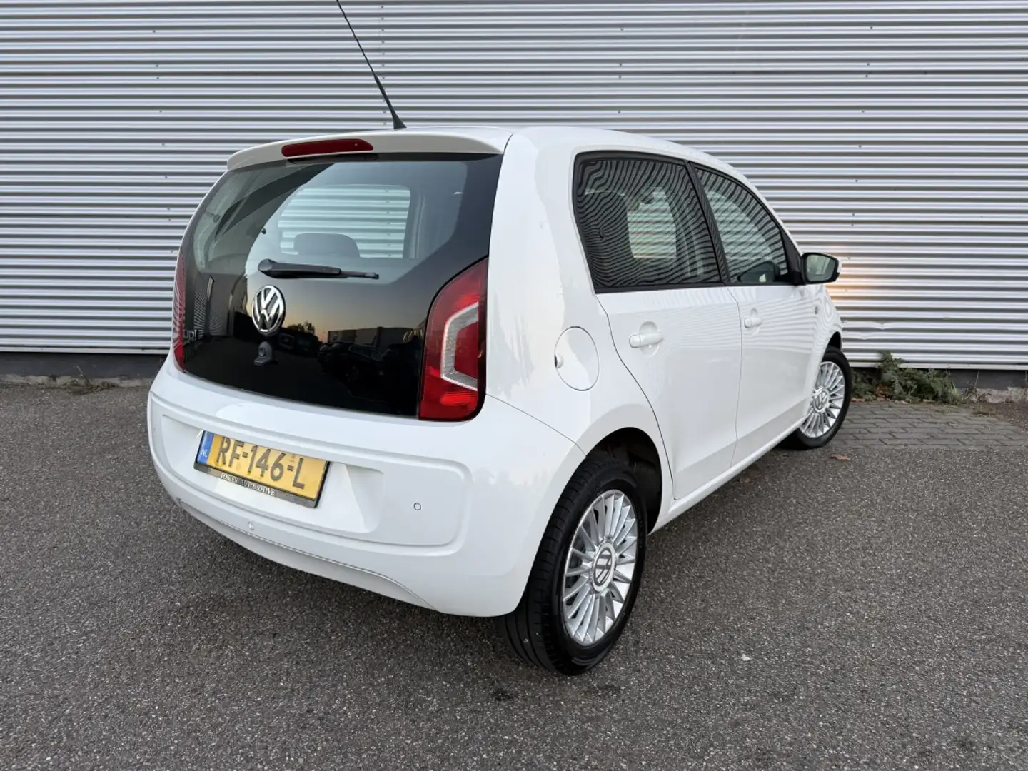 Volkswagen up! 1.0 high up! Automaat Cruise Airco PDC stoelverwar Blanc - 2