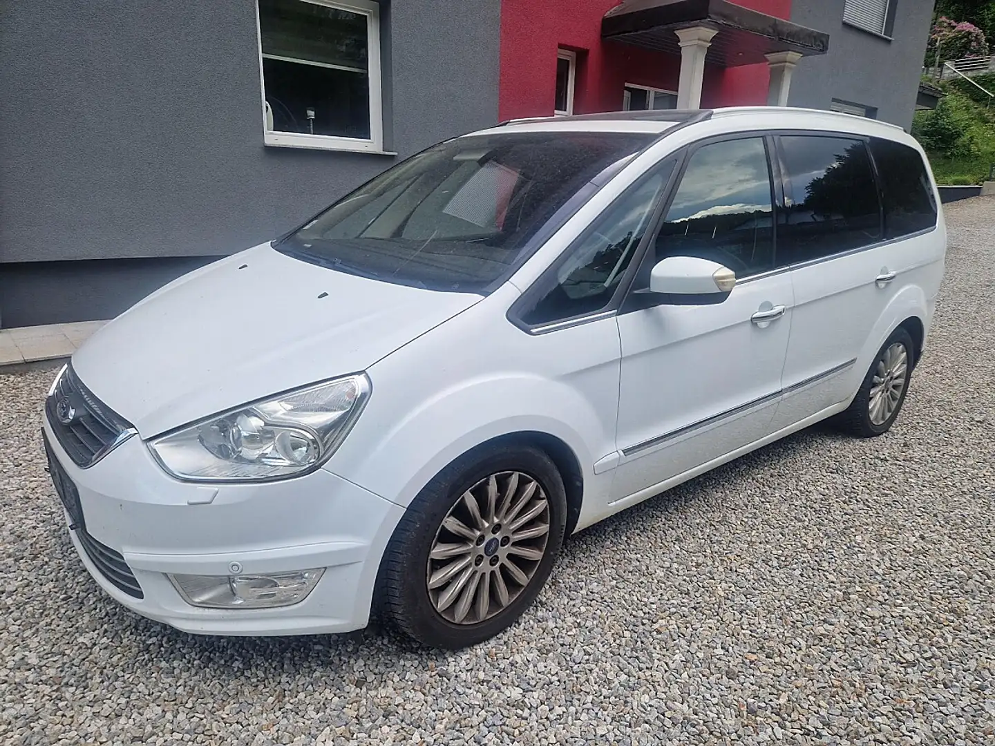 Ford Galaxy Titanium 7-Sitze 2,0 TDCi DPF Aut. Weiß - 2