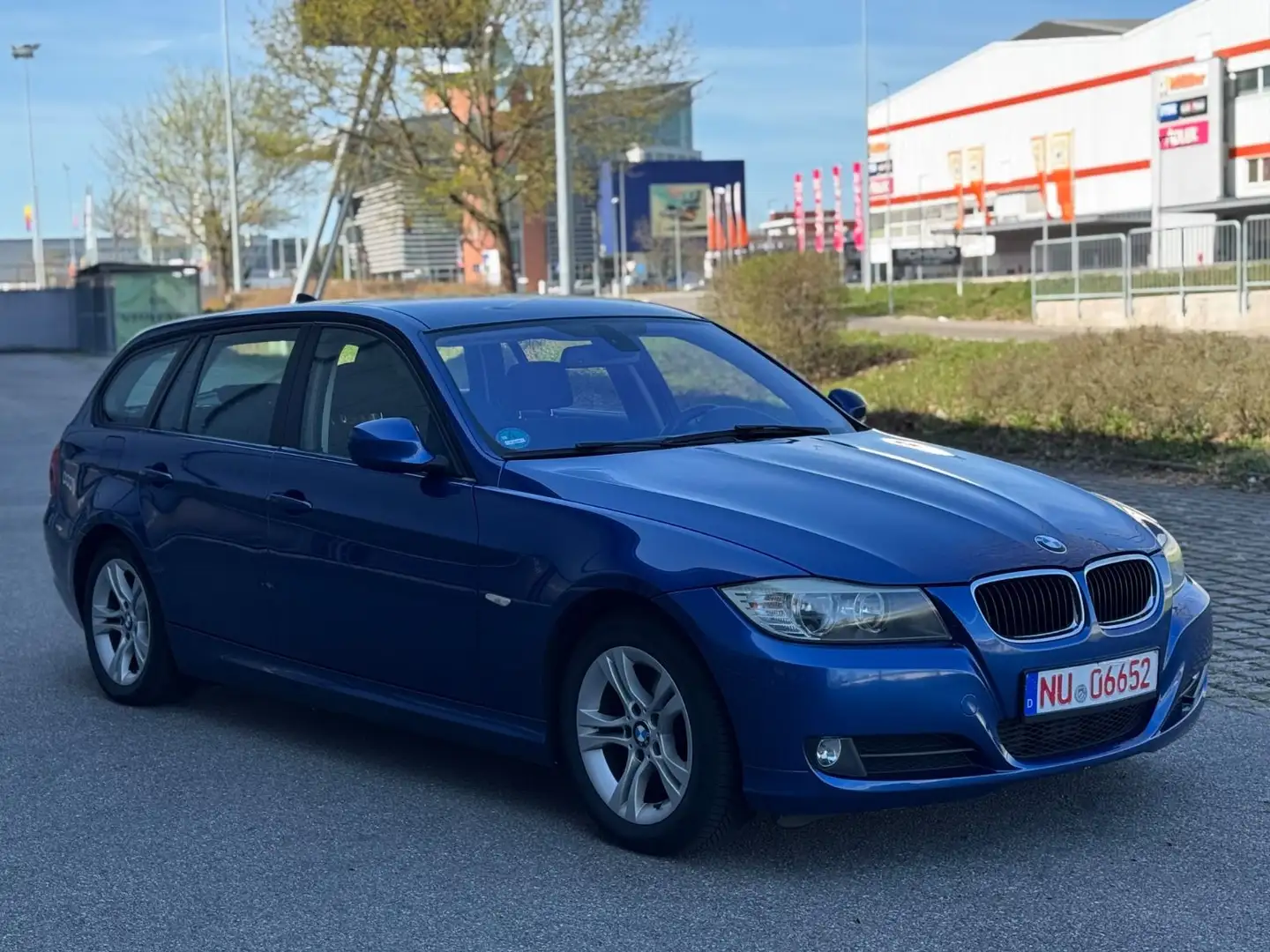 BMW 320 d Automatik Euro5 Klimaautomatik PDC Blau - 2