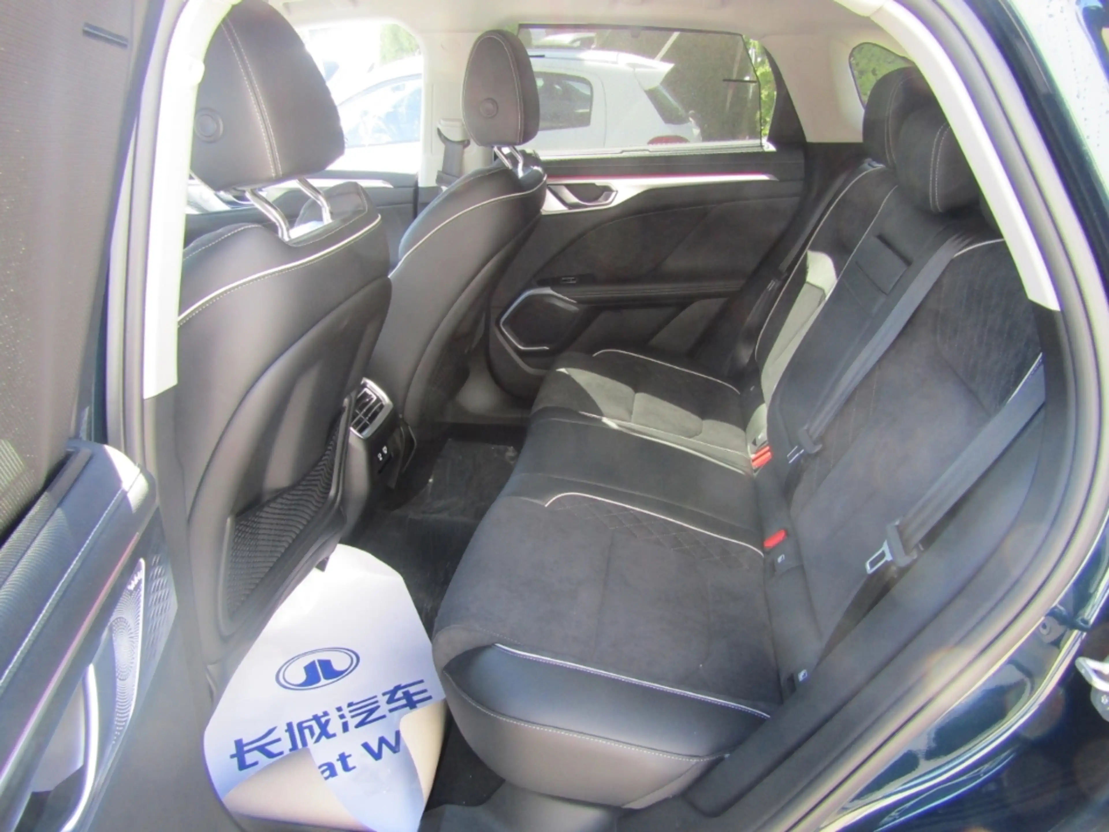 GWM WEY 05 2.0 PHEV Luxury 4WD NAVI MATRIX SHZ SCC RFK PANORA — photo 6